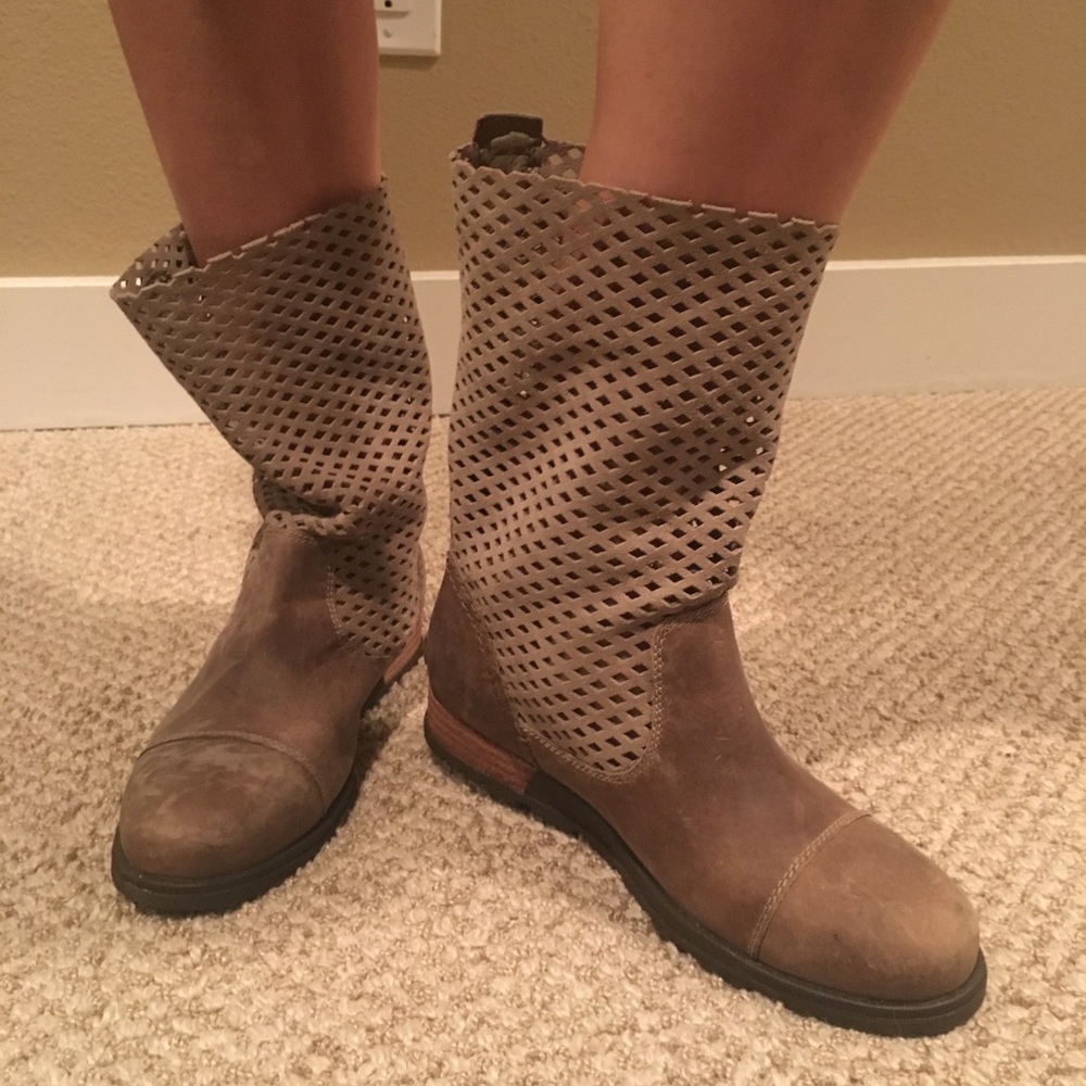 Sorel boots size 7
